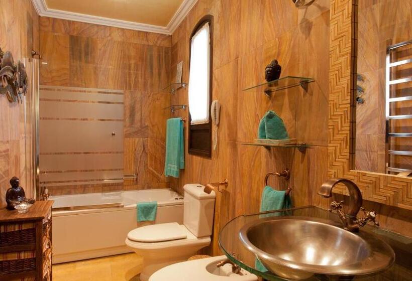 Regency Country Club, Apartments Suites