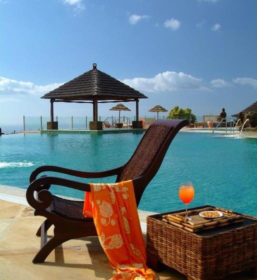 Regency Country Club, Apartments Suites