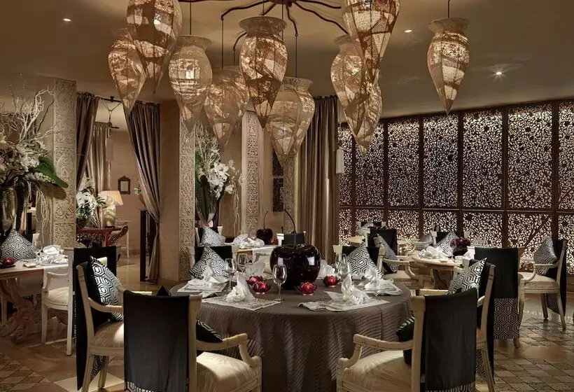 Royal Garden Villas, Luxury