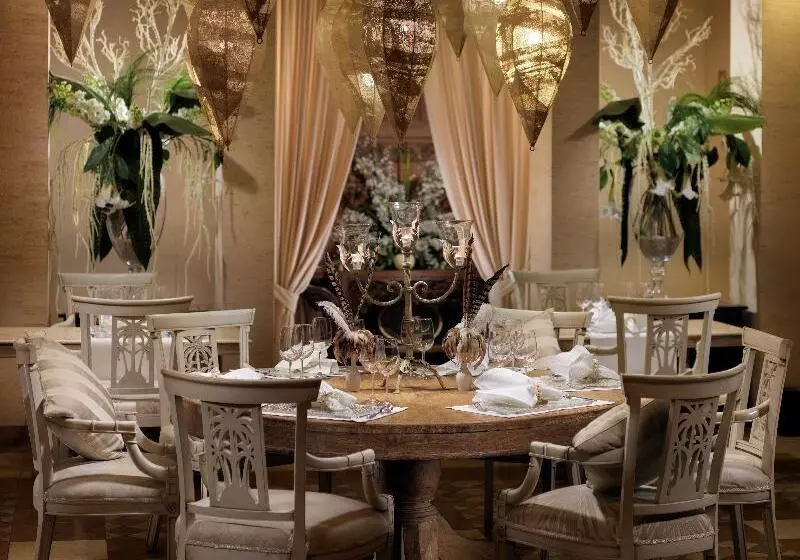 Royal Garden Villas, Luxury