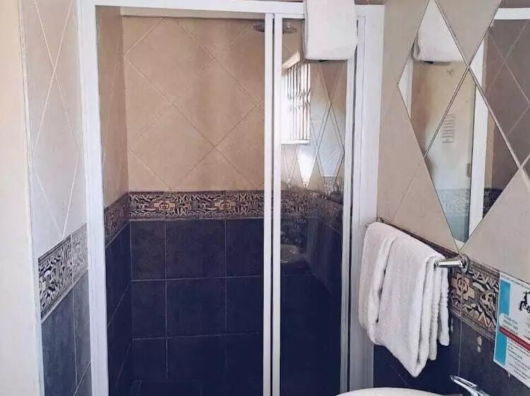 Ecotel Premier Lodge & Conference Centre