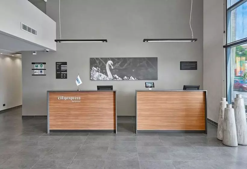 Отель City Express By Marriott Tampico