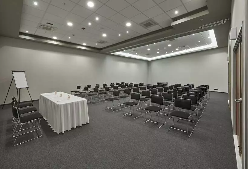 Отель City Express By Marriott Tampico