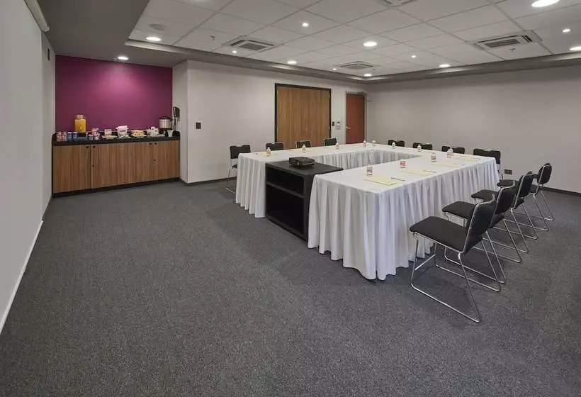 Отель City Express By Marriott Tampico