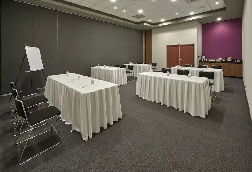 Отель City Express By Marriott Tampico