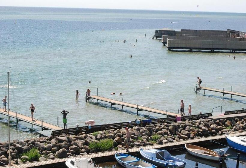 فندق Copenhagen Airport