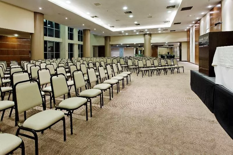 Hotel Crowne Plaza Asunción, An Ihg