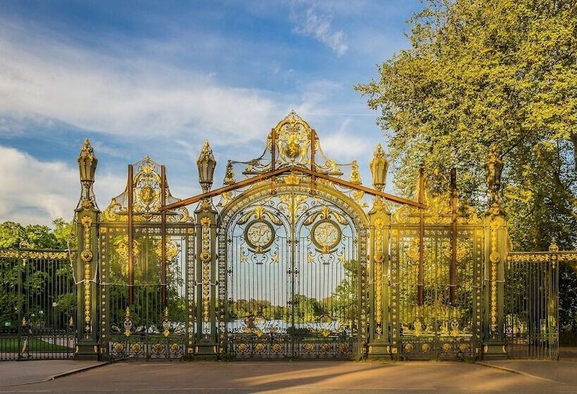 هتل Crowne Plaza Lyon   Cité Internationale