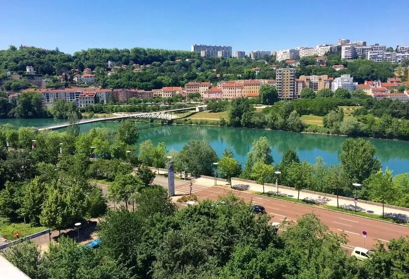 Отель Crowne Plaza Lyon   Cité Internationale