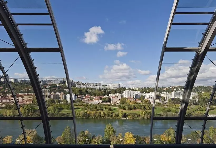 Отель Crowne Plaza Lyon   Cité Internationale