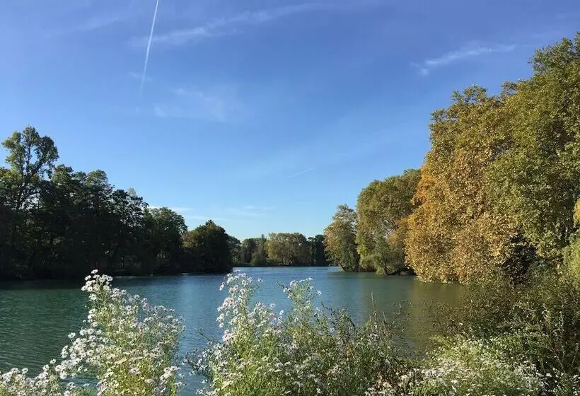 Отель Crowne Plaza Lyon   Cité Internationale