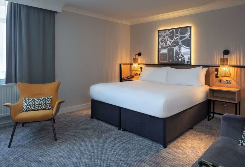 فندق Doubletree By Hilton London Elstree