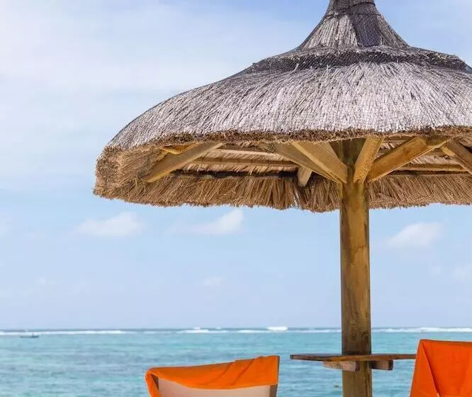 Hotel Friday Attitude