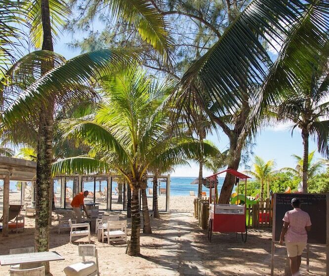 Hotel Friday Attitude