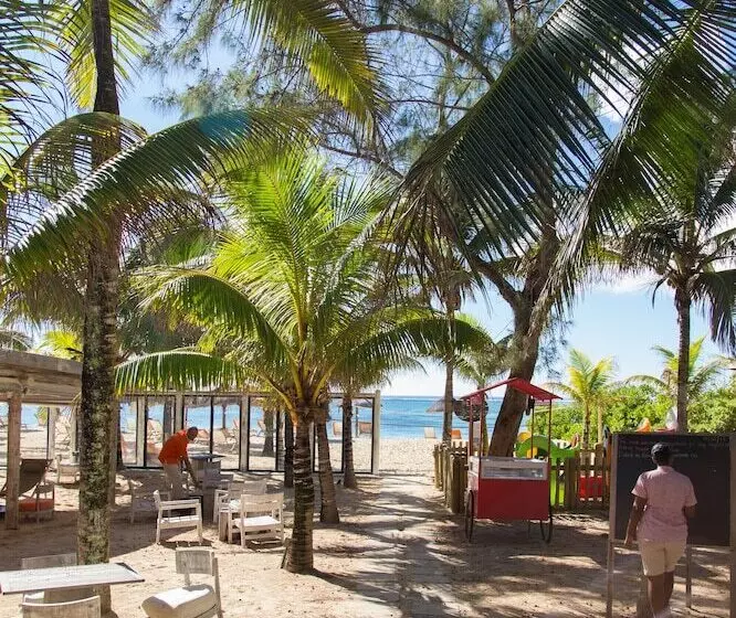 Hotel Friday Attitude