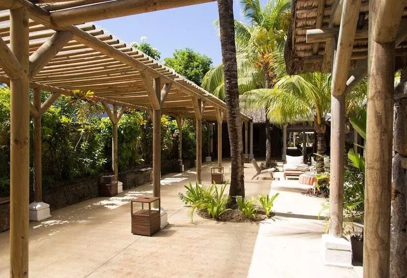 Hotel Friday Attitude