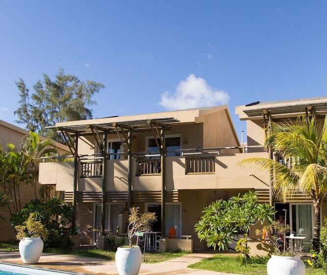 Hotel Friday Attitude