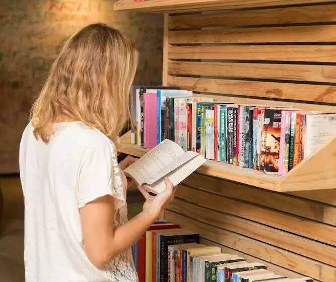 Hotel Friday Attitude