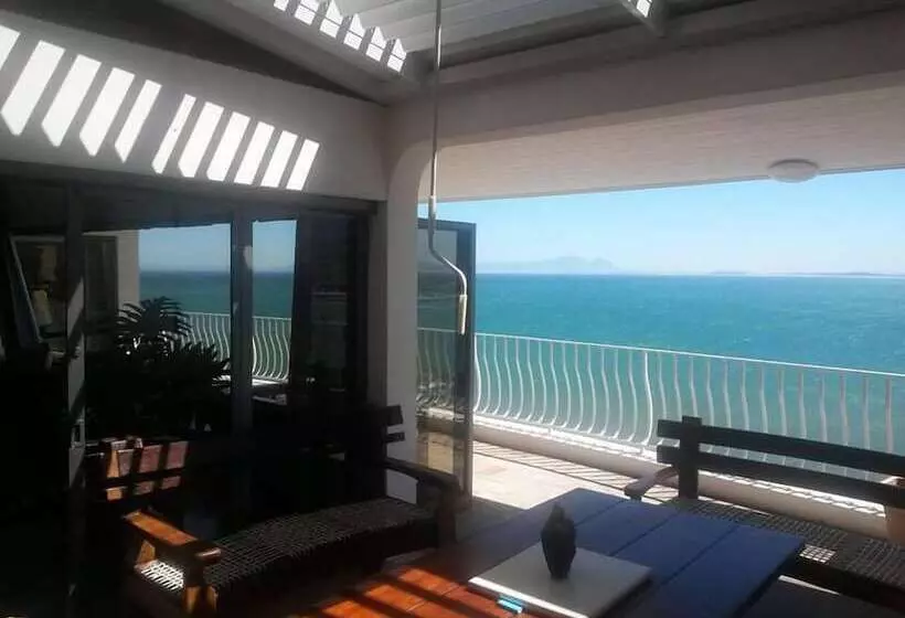 فندق Harbourview Lodge