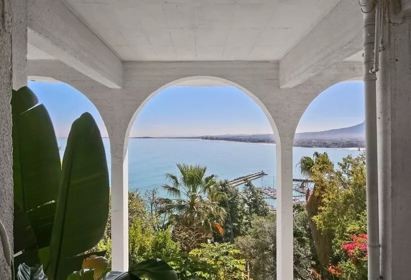 فندق Harbourview Lodge