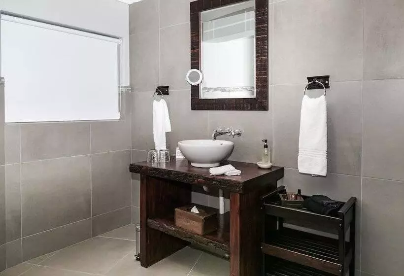 호텔 Hide Away Guest House