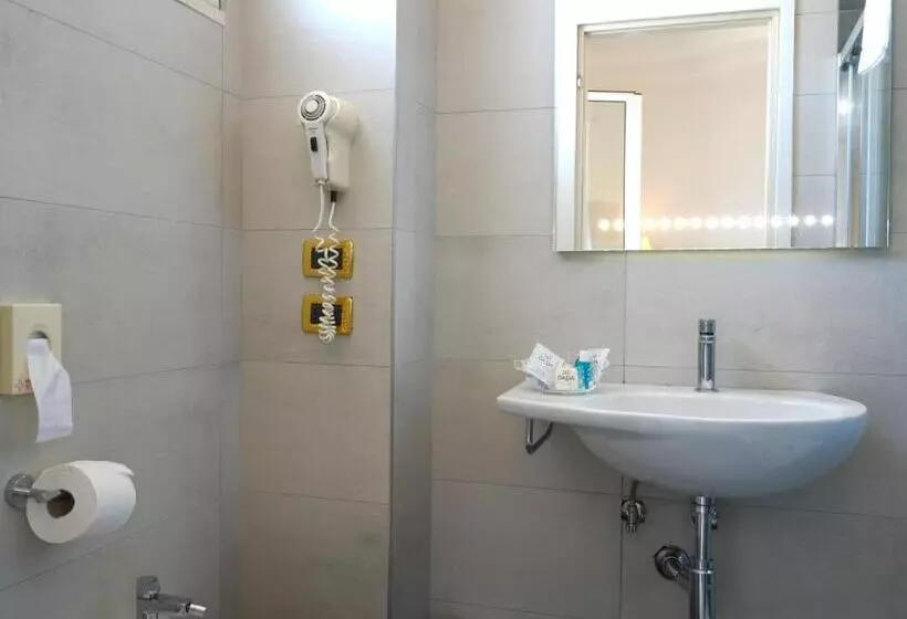 Imperial Beach   Dada Hotels