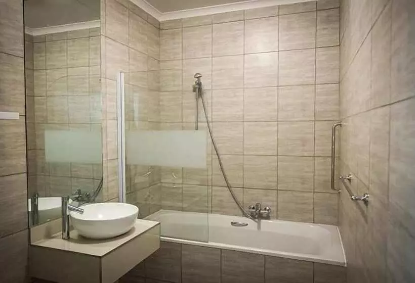 בית מלון כפרי Palm Lodge Guest House