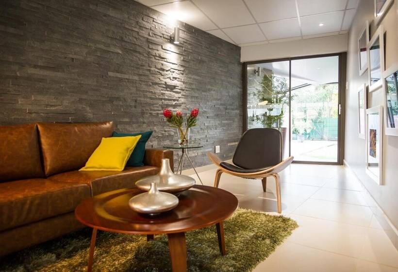 בית מלון כפרי Palm Lodge Guest House