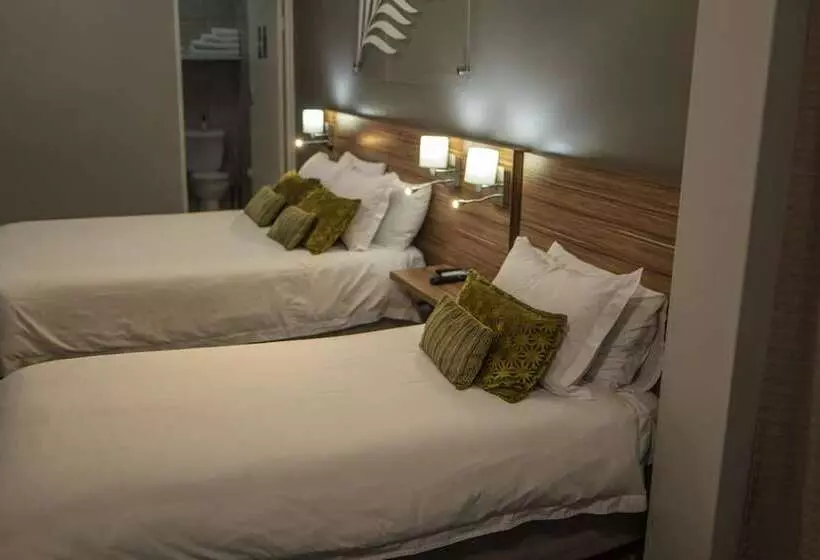 בית מלון כפרי Palm Lodge Guest House