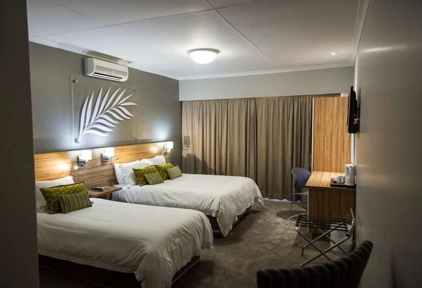 בית מלון כפרי Palm Lodge Guest House