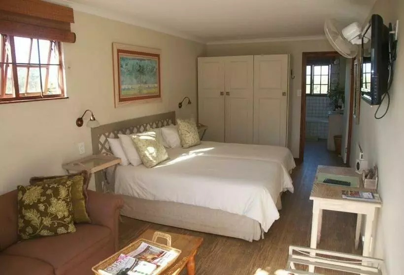 Two Oaks B&b