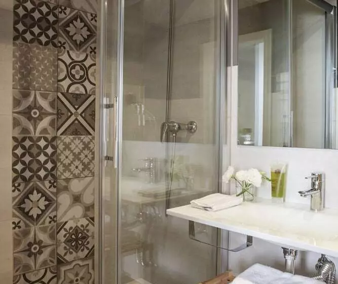 Ainb Born Dames Apartments