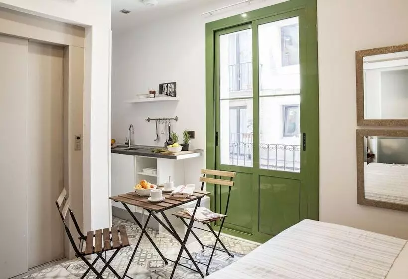 Ainb Born Dames Apartments