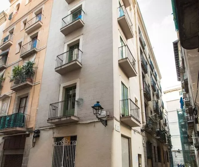 Ainb Born Dames Apartments