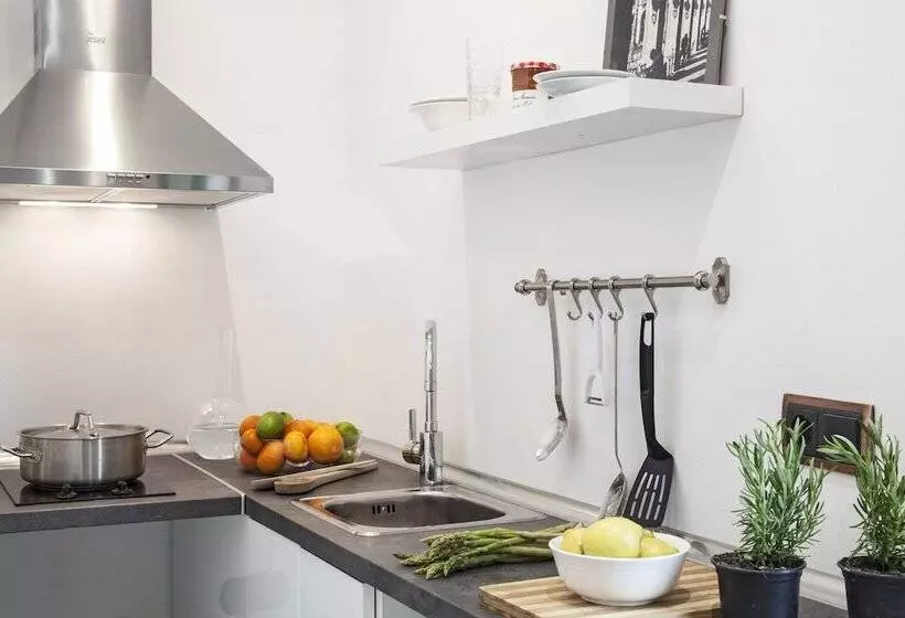 Ainb Born Dames Apartments