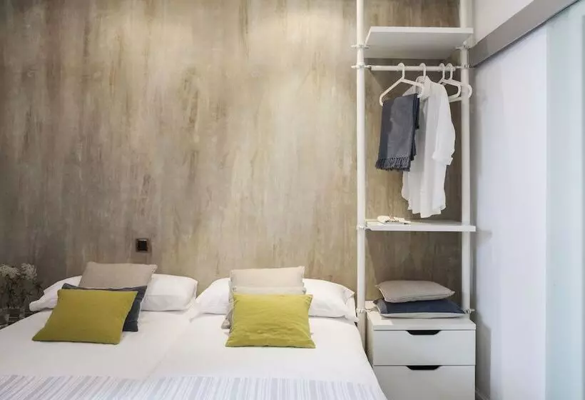 Ainb Born Dames Apartments