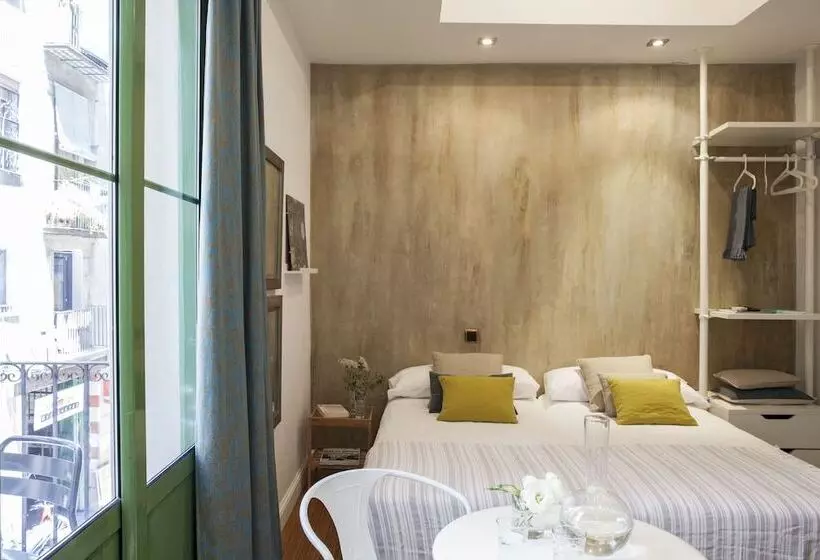 Ainb Born Dames Apartments