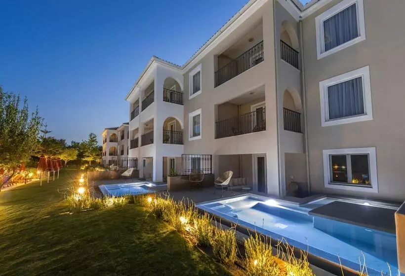 Bitzaro Grande Hotel & Suites