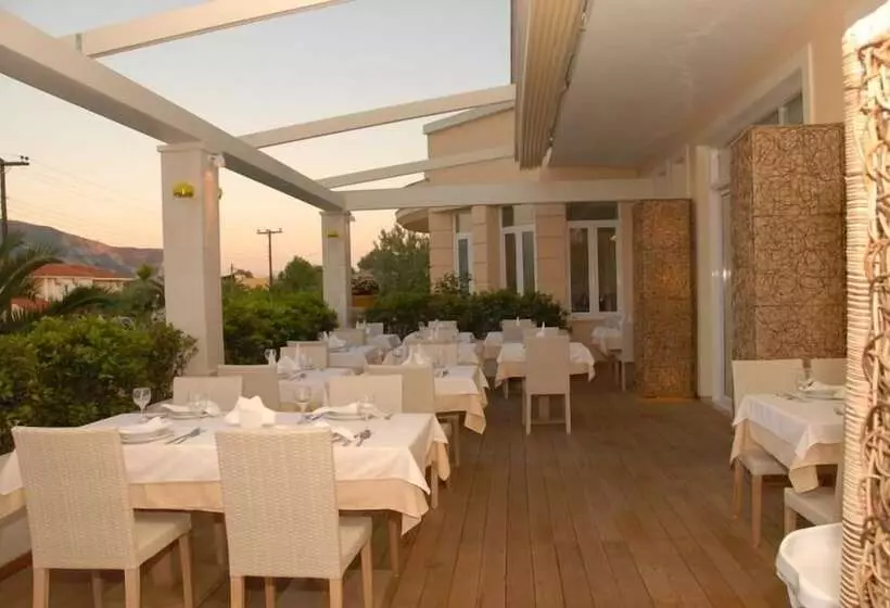 Bitzaro Grande Hotel & Suites