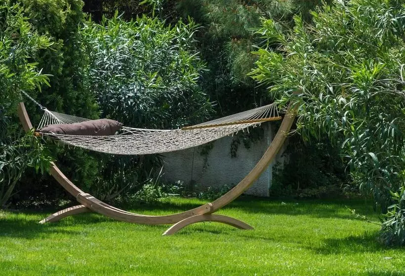 Bitzaro Grande Hotel & Suites