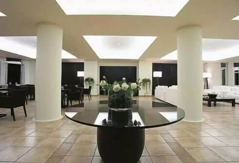 Bitzaro Grande Hotel & Suites