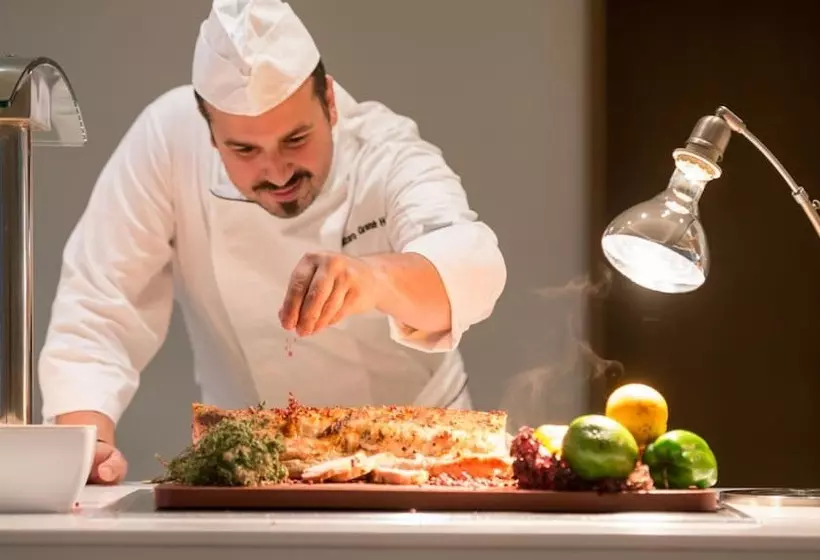 Bitzaro Grande Hotel & Suites