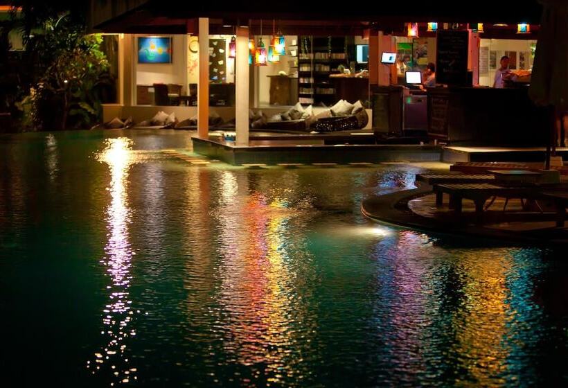 Hotel Bluzea Resort By Doublesix