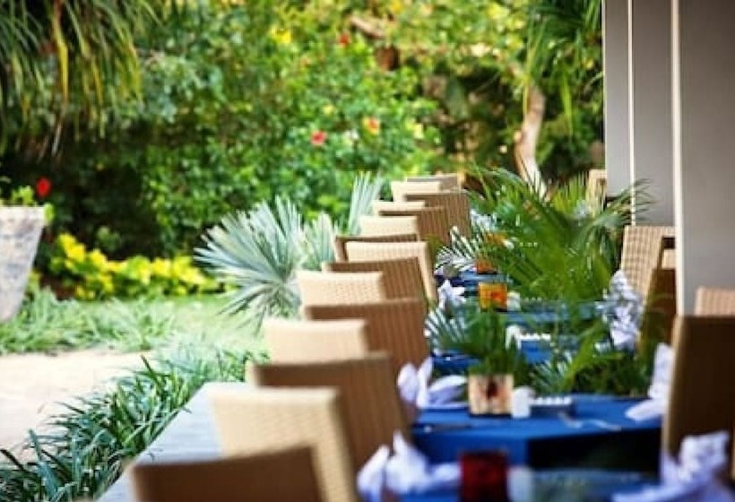 Hotel Bluzea Resort By Doublesix