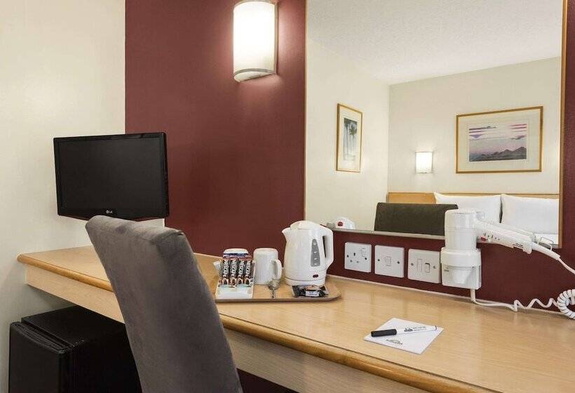 Days Inn Hotel Warwick South Southbound M40