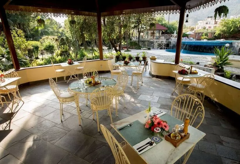 هتل Park Village Resort By Kgh Group