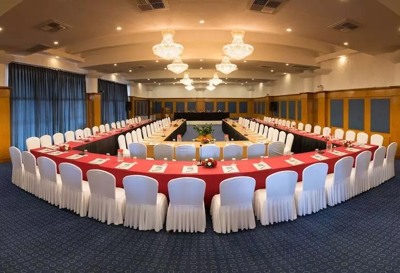 هتل Park Village Resort By Kgh Group