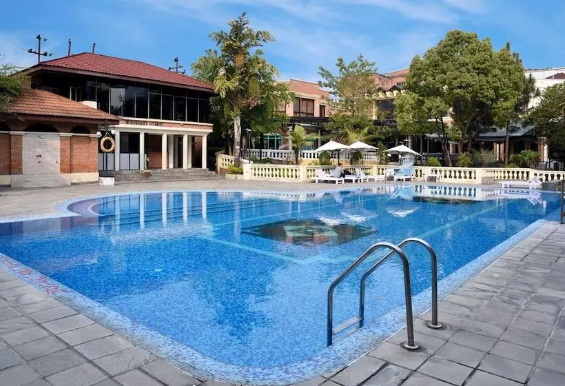 هتل Park Village Resort By Kgh Group