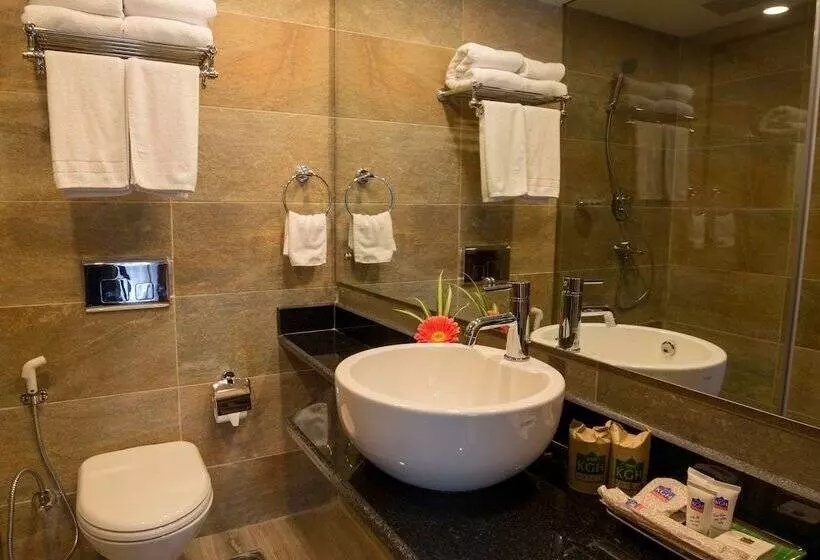 هتل Park Village Resort By Kgh Group