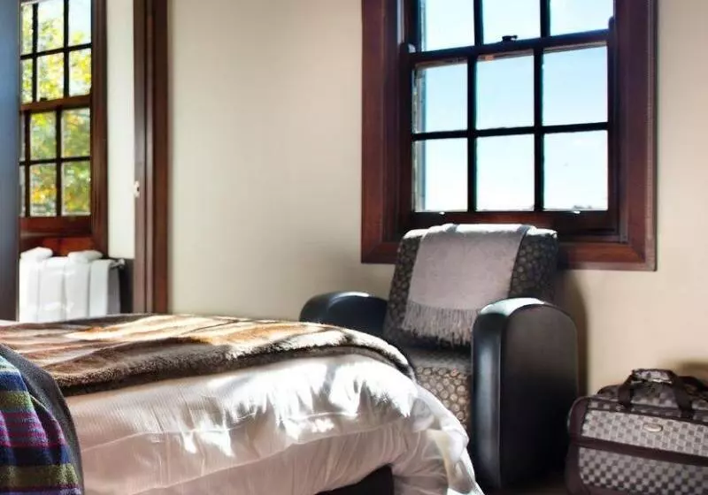 Mineral Springs Hotel Hepburn